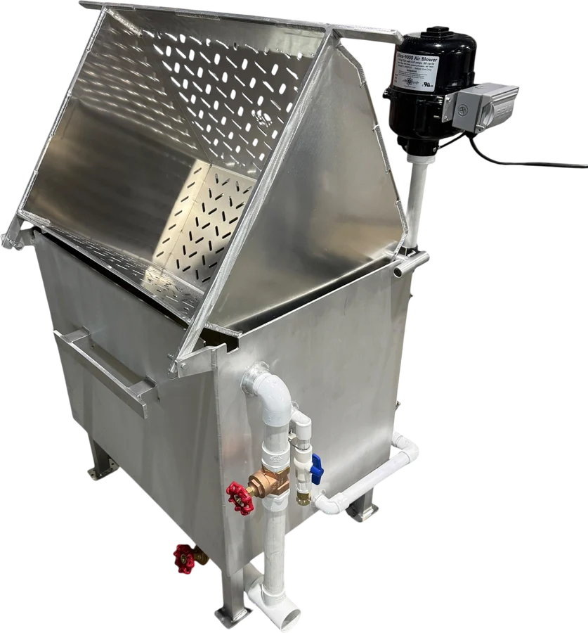 Crawcuzzi crawfish cleaner with its basket flipped up out of the tank