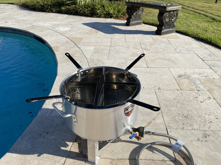 Side view of HPC wing cooker