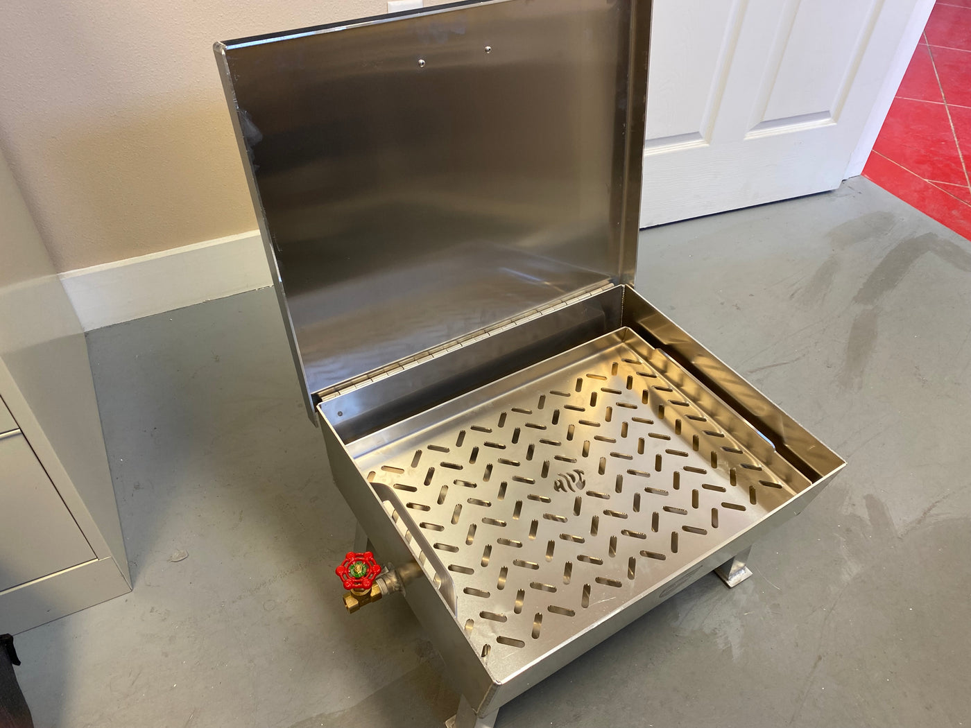 28 Quart Powered Seafood Steamer with Rack